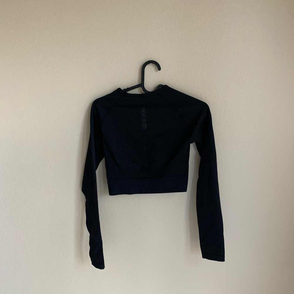 Pursue Fitness Seamless Long sleeve Crop Top. - Picture 3 of 3